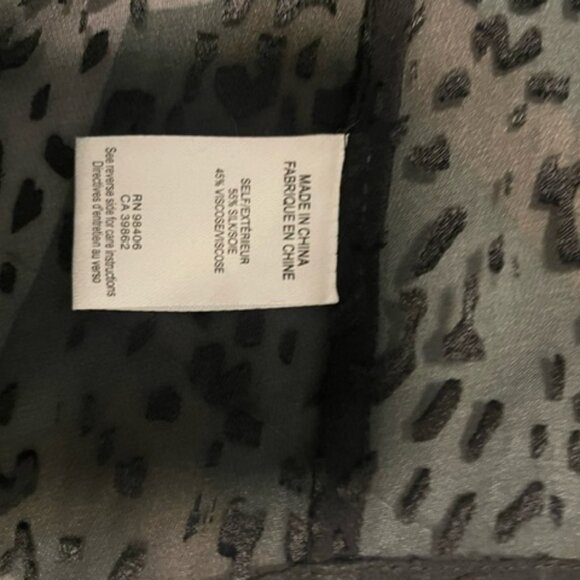 theory silk blouse sz Med, burnt out fabric, leopard print EUC - Picture 3 of 4